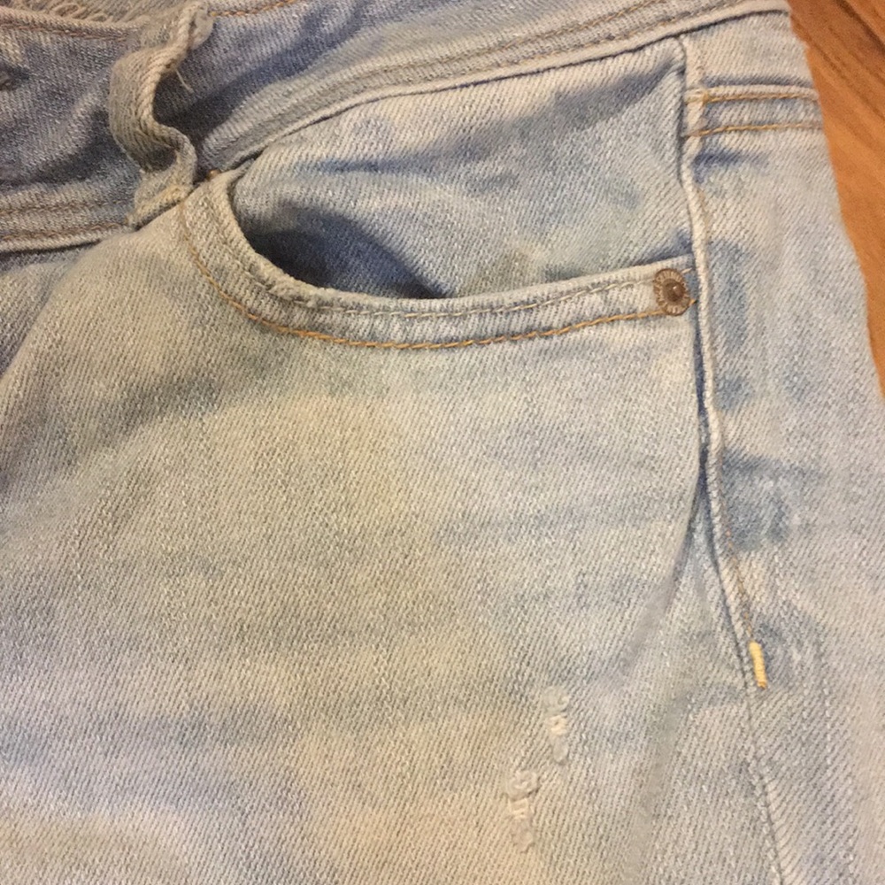 NWOT American Eagle Ripped Jeans - Picture 5 of 7
